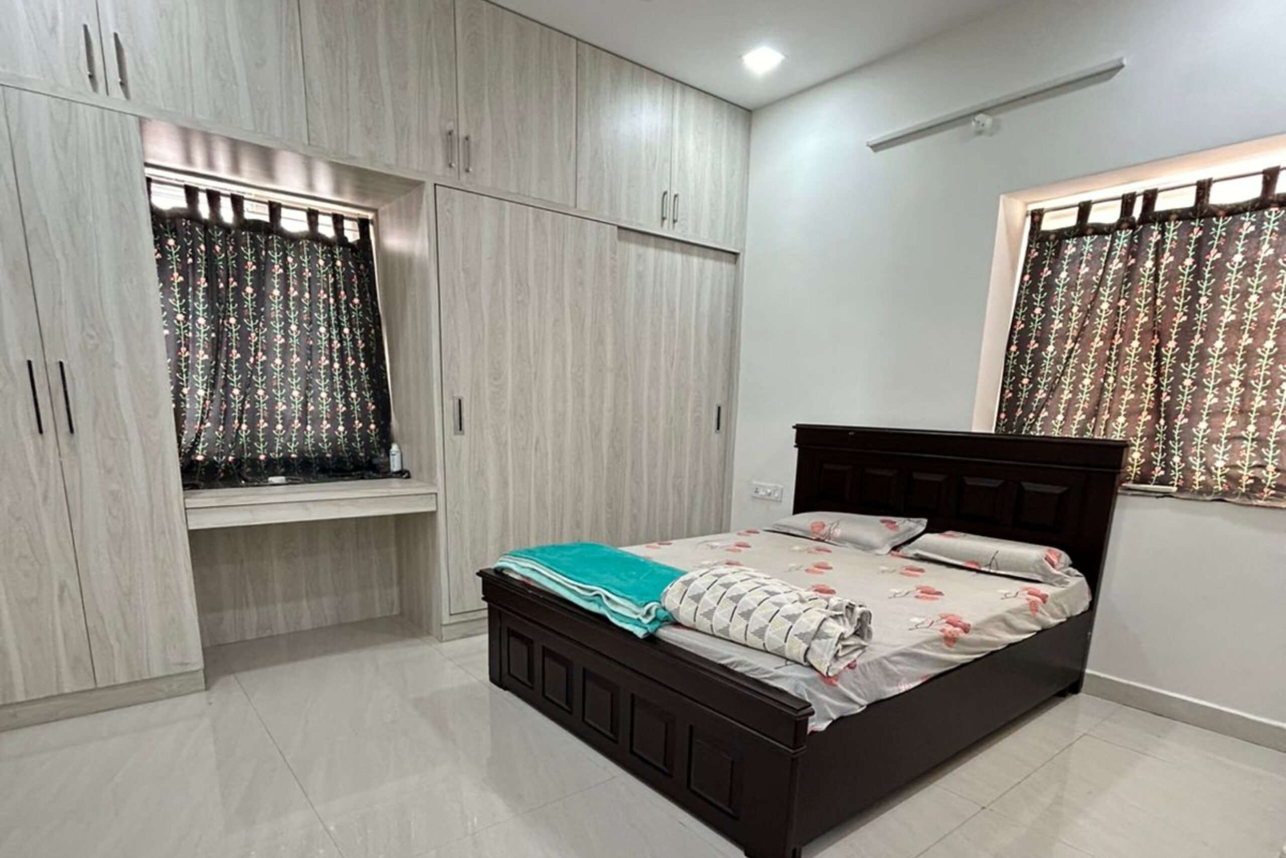 Manikonda Guest House